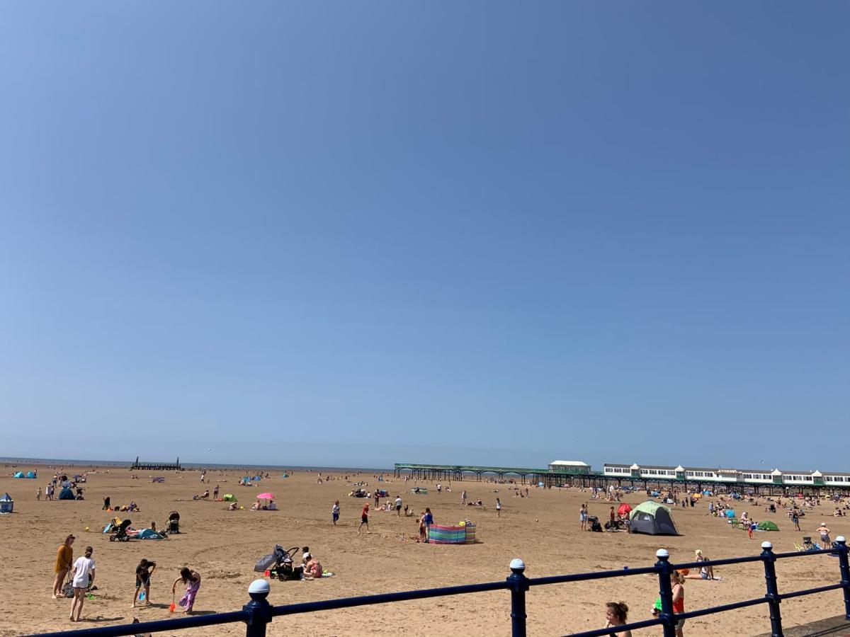 Beach View - Amazing Sea Views Lytham St Annes Exterior photo